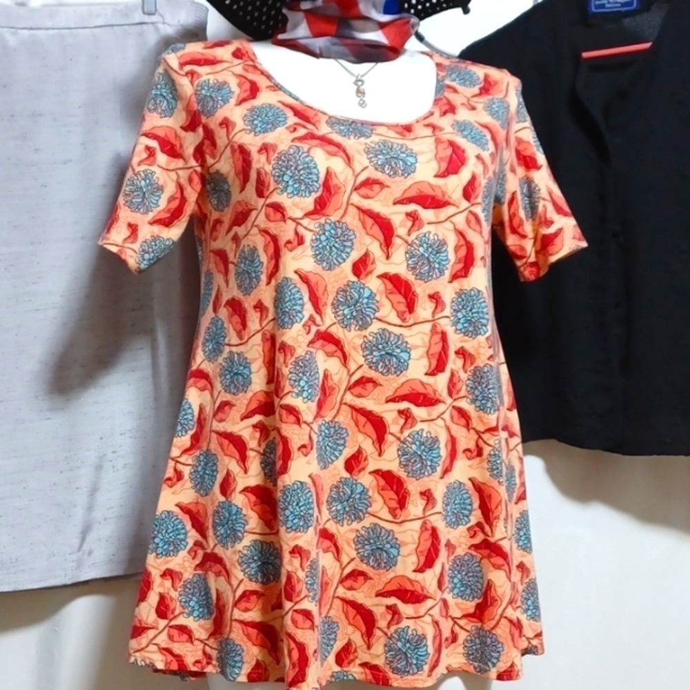 LuLaRoe WOMENS TOP SIZE XS